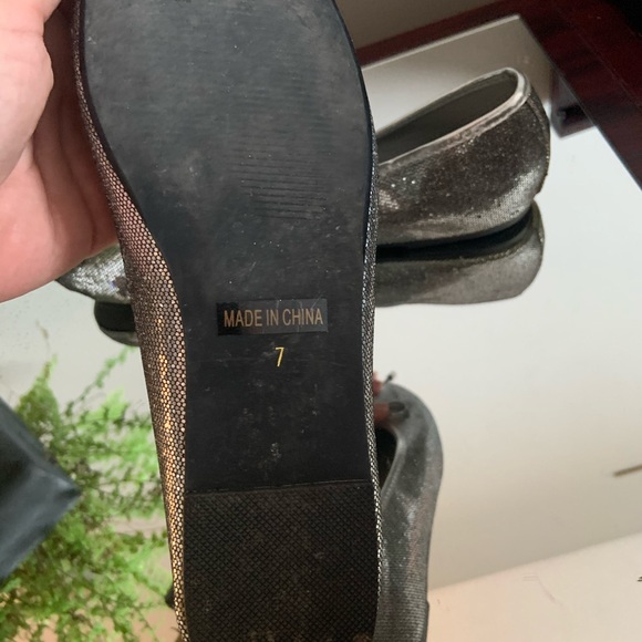 Silver flats - Picture 3 of 3